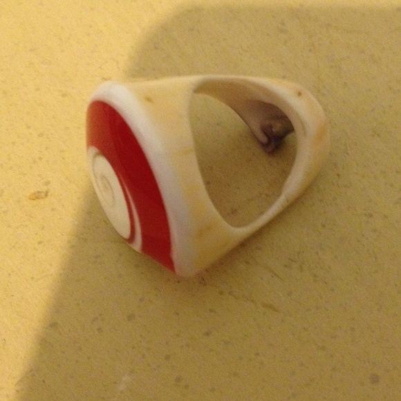 Swirly seashell ring with red fill! - Picture 2 of 2